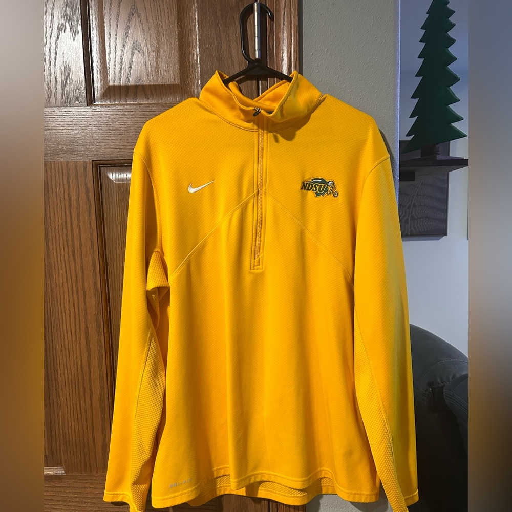 NIKE DRI FIT QUARTER ZIP. NDSU BISON